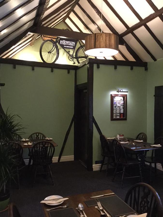 The Fountain Inn Parkend Esterno foto